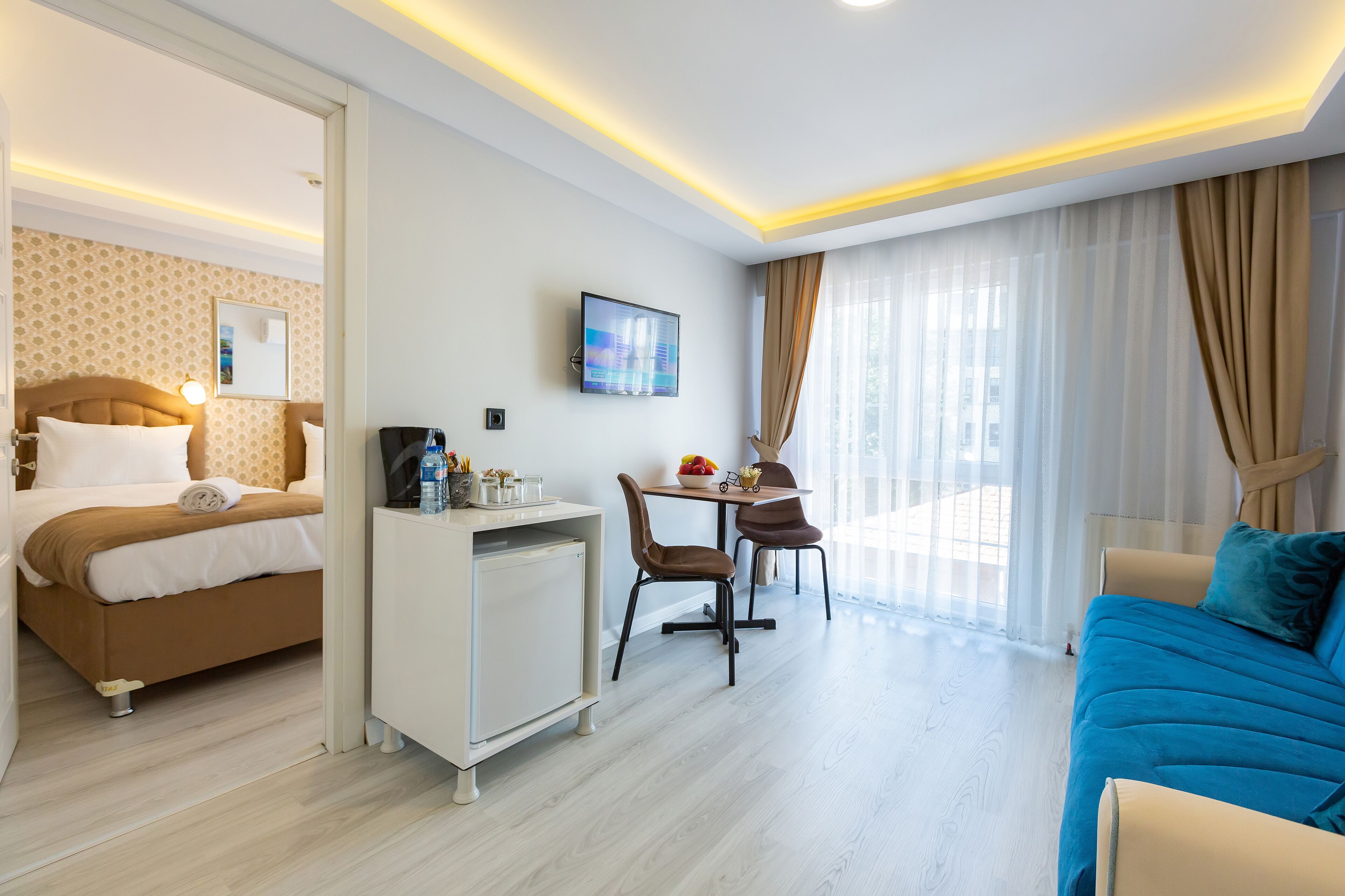 Superior-Suite | Hochwertige Bettwaren, Minibar, Zimmersafe, individuell dekoriert
