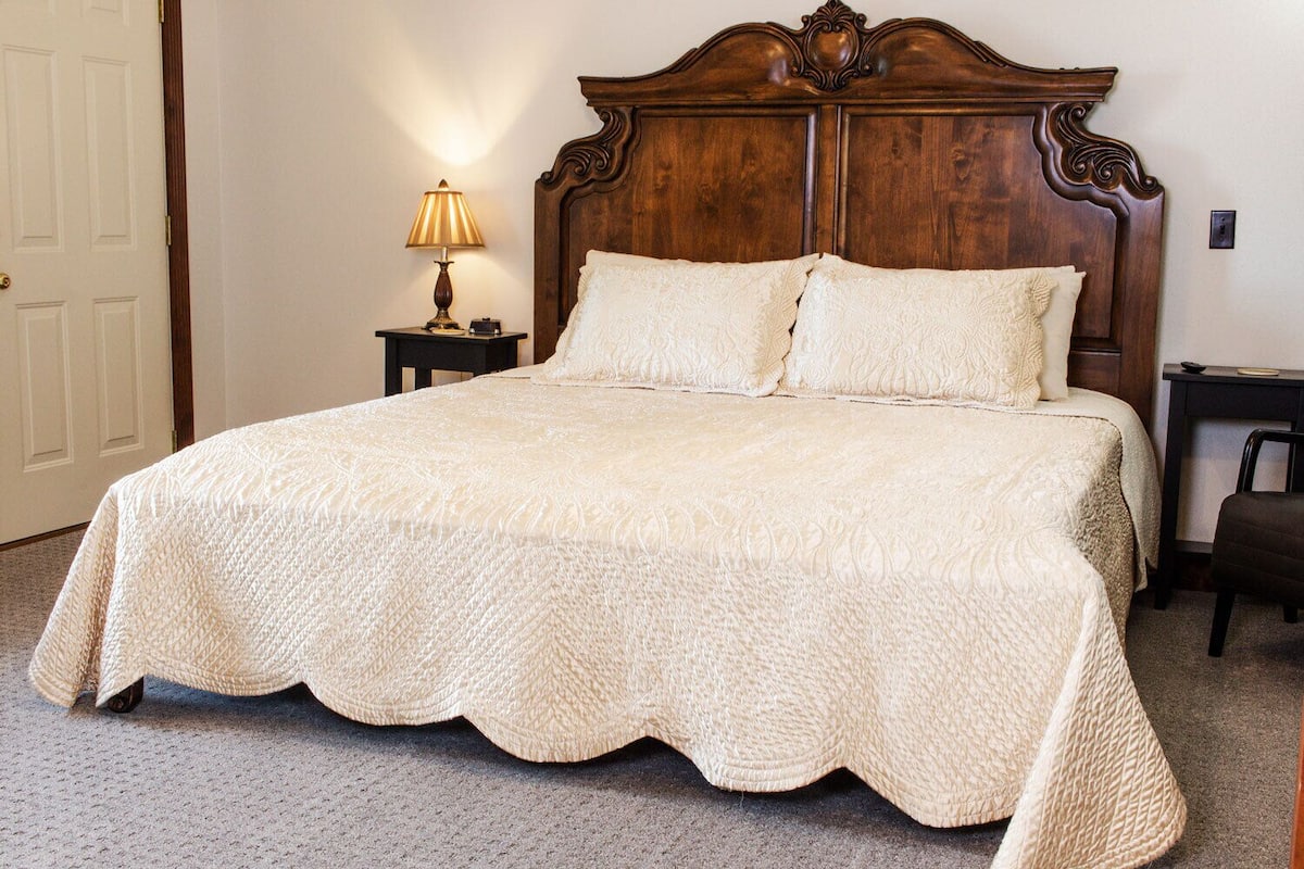 Habitación romántica | Wifi gratis, decoración personalizada y muebles diferentes
