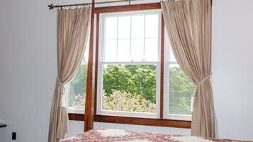 Kamar Mewah | Didekorasi berbeda-beda dan dilengkapi dengan perabotan berbeda-beda