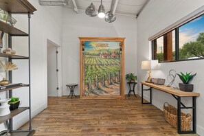 Interior - The Bonnie (Bulverde)