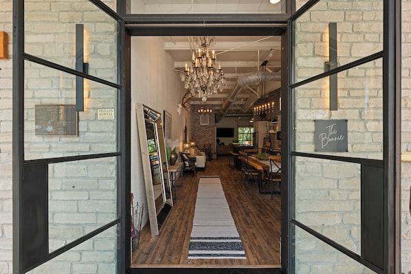 Interior - The Bonnie (Bulverde)