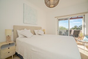 Egyptian cotton sheets, premium bedding, in-room safe, blackout curtains - Casa Eleonora Lifestyle B&B Lagos (Lagos)