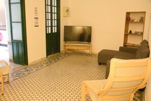 Living room - San Isidoro Hostel Sevilla (Seville)