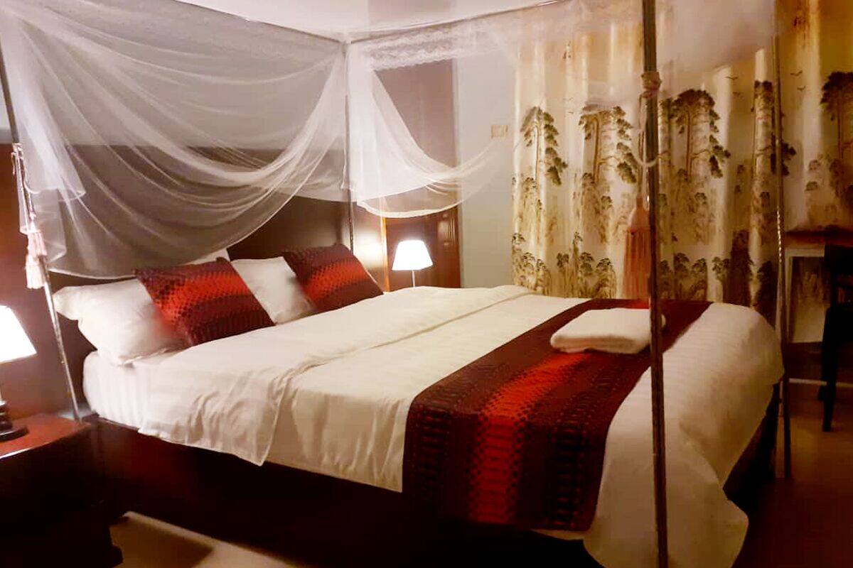 Free WiFi, bed sheets