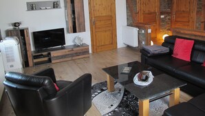 Smart-TV, DVD-spiller, bøker og PC-skjermer
