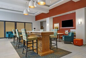 Lobby - Hampton Inn & Suites by Hilton Belleville (Belleville)