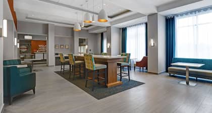 Hampton Inn & Suites by Hilton Belleville