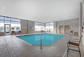 Una piscina cubierta