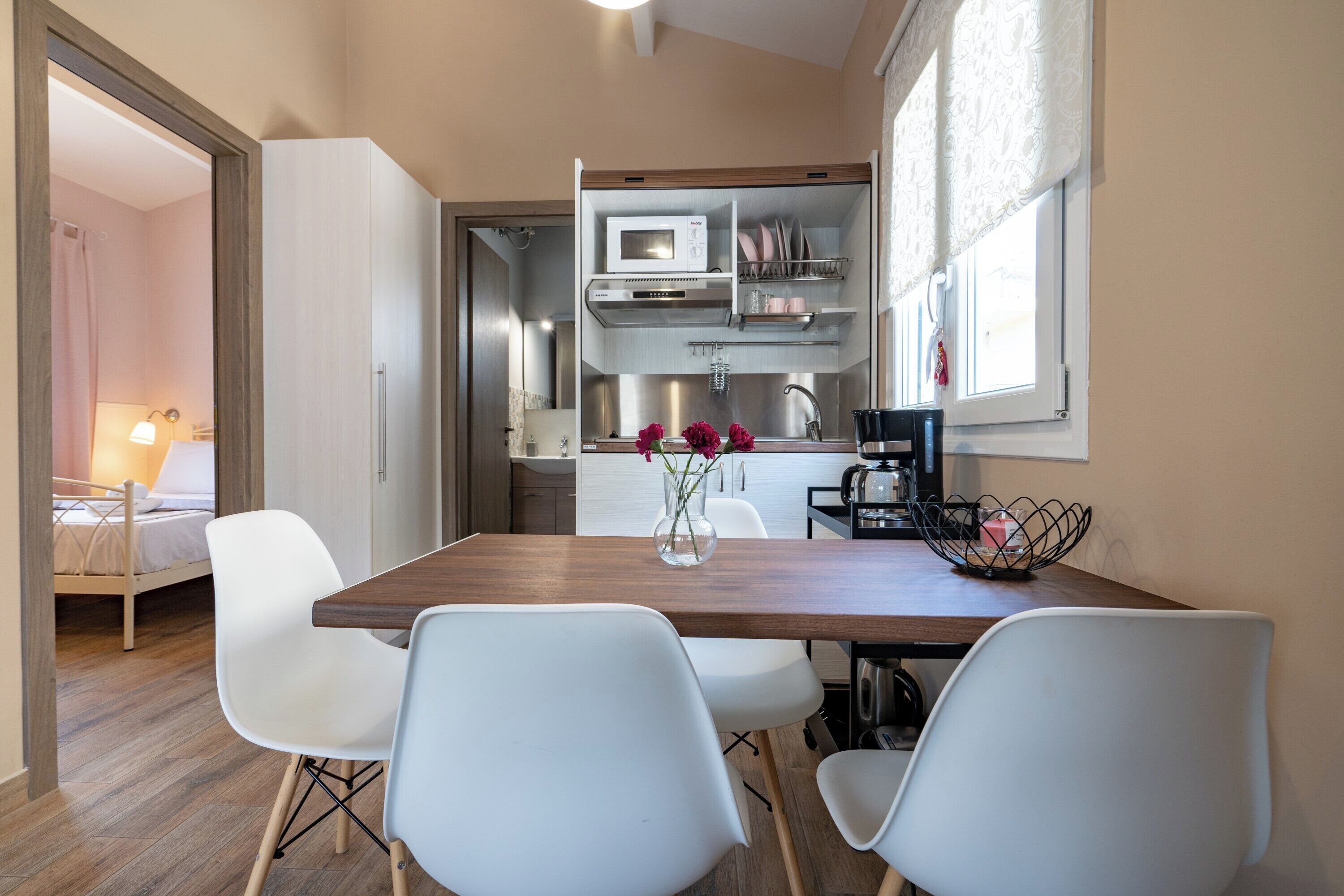 Family Bungalow, 1 Bedroom | Living area | 28-inch Smart TV with digital channels, TV