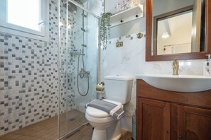 Bungalow familiare, 1 camera da letto | Bagno | Doccia, asciugacapelli, asciugamani, sapone