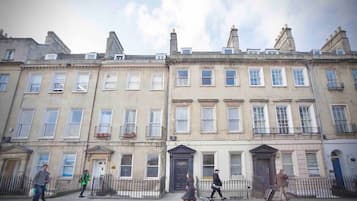 Appartement, salle de bains privée, vue ville (TLA) | Extérieur