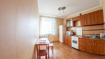 Apartment | Eigene Küche | Kühlschrank, Mikrowelle, Ofen, Herdplatte