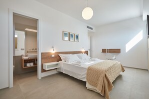 Literie hypoallergénique, couette en duvet d'oie, minibar, bureau