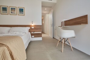 Comfort Quadruple Room | Hypo-allergenic bedding, down comforters, minibar, desk - B&B Torreforte (Furnari)