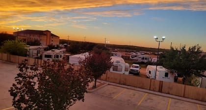 Cotulla Whitten Inn