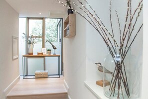 Basic Apartment, Private Bathroom (WST) | Lobby