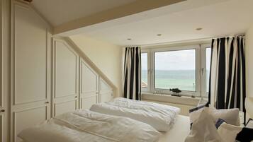 Apartment, 3 Bedrooms (#107; Cleaning Fee 80€ on top of rate) | 1 bedroom, blackout curtains, free WiFi, bed sheets