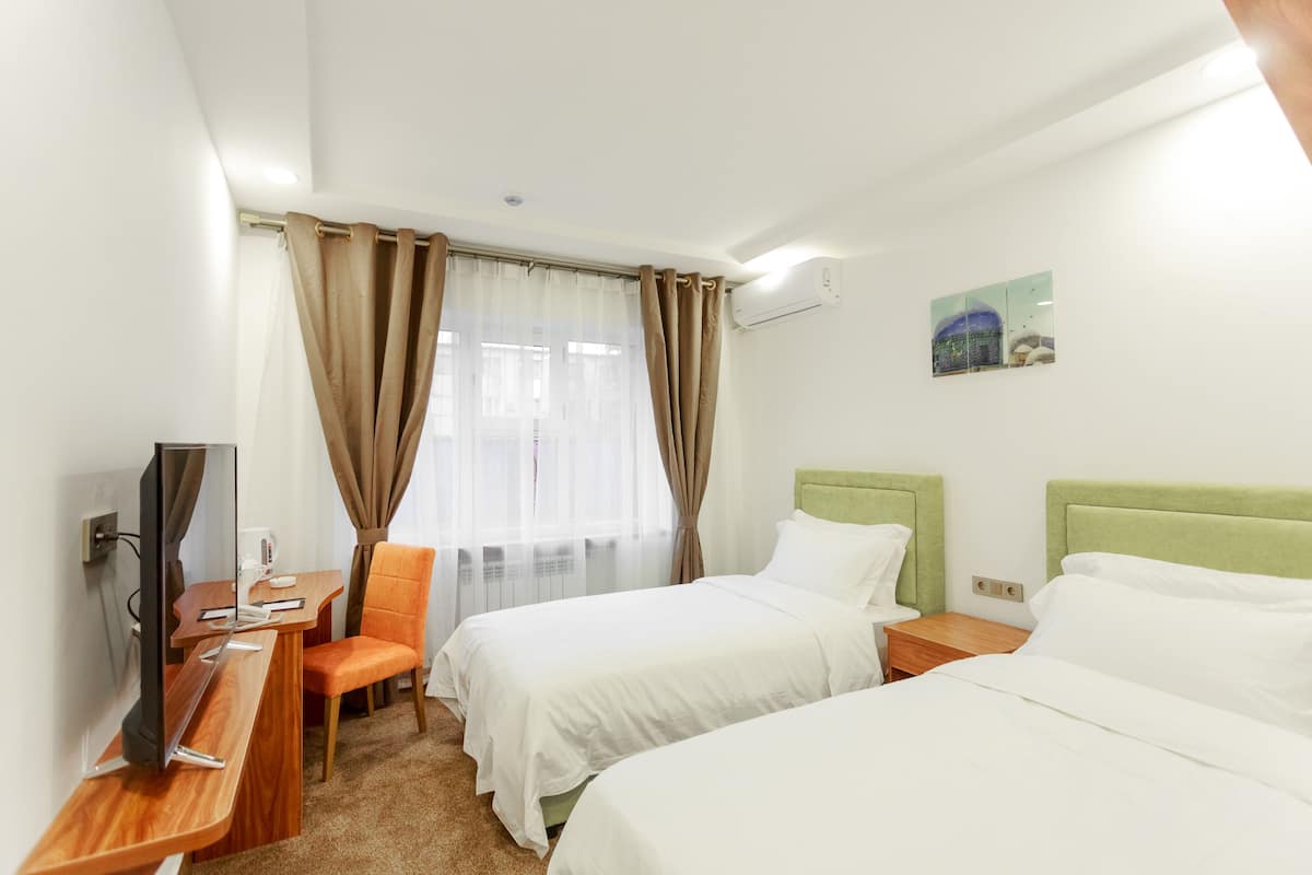 Classic Twin Room | Premium bedding, desk, laptop workspace, WiFi (free)