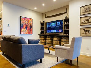 Smart TV, books, stereo