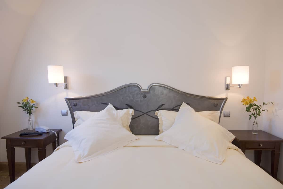 comfort double room | 1 bedroom, minibar, in-room safe, desk