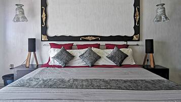 Habitación superior | Edredón, camas Select Comfort y decoración personalizada