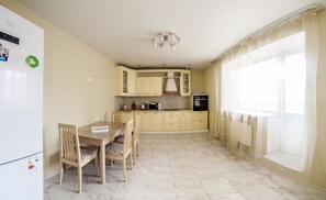 Apartment | Dapur peribadi | Peti sejuk, ketuhar gelombang mikro, ketuhar, dapur 