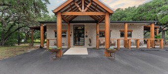 Romance Point at Eagles Landing Lodge Bulverde, TX San Antonio Hill Country