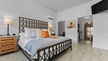 1 habitación, tabla de planchar con plancha, wifi gratis y ropa de cama