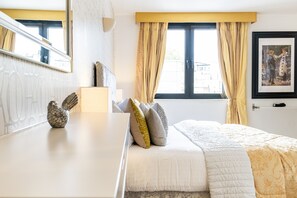 2 chambres, fer et planche à repasser, lit parapluie, Wi-Fi gratuit