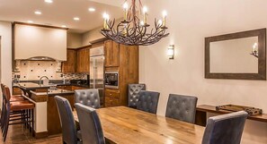 Dining - Incredible Resort - The Club at Big Bear Village! (Big Bear Lake)