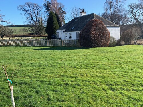 Stylish comfortable self catering cottage . In the heart of the Scottish Borders