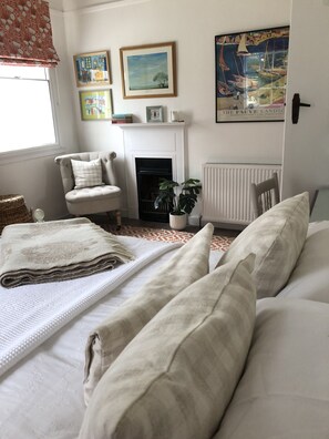 2 makuuhuonetta, silitysrauta/-lauta, vauvan matkasänky, Wi-Fi