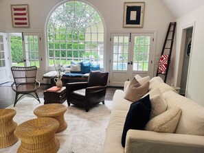 TV, fireplace, DVD player, books