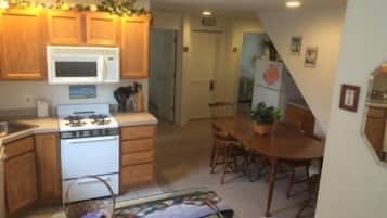 Fridge, microwave, dishwasher, coffee/tea maker