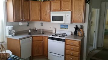 Fridge, microwave, dishwasher, coffee/tea maker