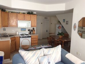 電冰箱、微波爐、洗碗機、咖啡機/沖茶器