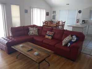 Condo | Living room | TV, fireplace, DVD player - Ww315 East Pine Ave-b (Wildwood)