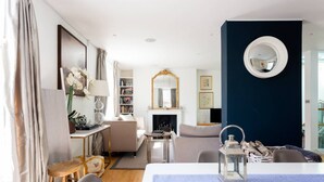 5 Schlafzimmer, laptopgeeigneter Arbeitsplatz, Bügeleisen/Bügelbrett