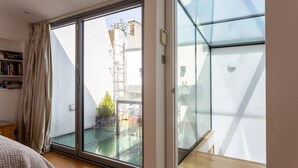 5 Schlafzimmer, laptopgeeigneter Arbeitsplatz, Bügeleisen/Bügelbrett