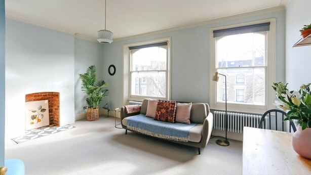 Living room - Delightful, Bohemian 2-bed Apt. 5 Mins From Tube (London)