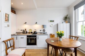 公寓 (1 Bedroom) | 私人廚房 | 雪櫃、焗爐、爐具、洗碗機