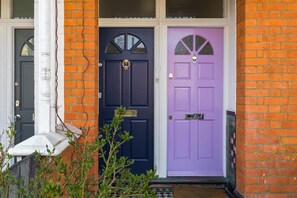 Exterior detail - Charming 2bed Flat Near Bustling Shepherd's Bush (London)