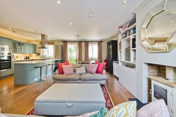 House (3 Bedrooms) | Interior - Delightful 3-bed Family Home, Bayswater (London)