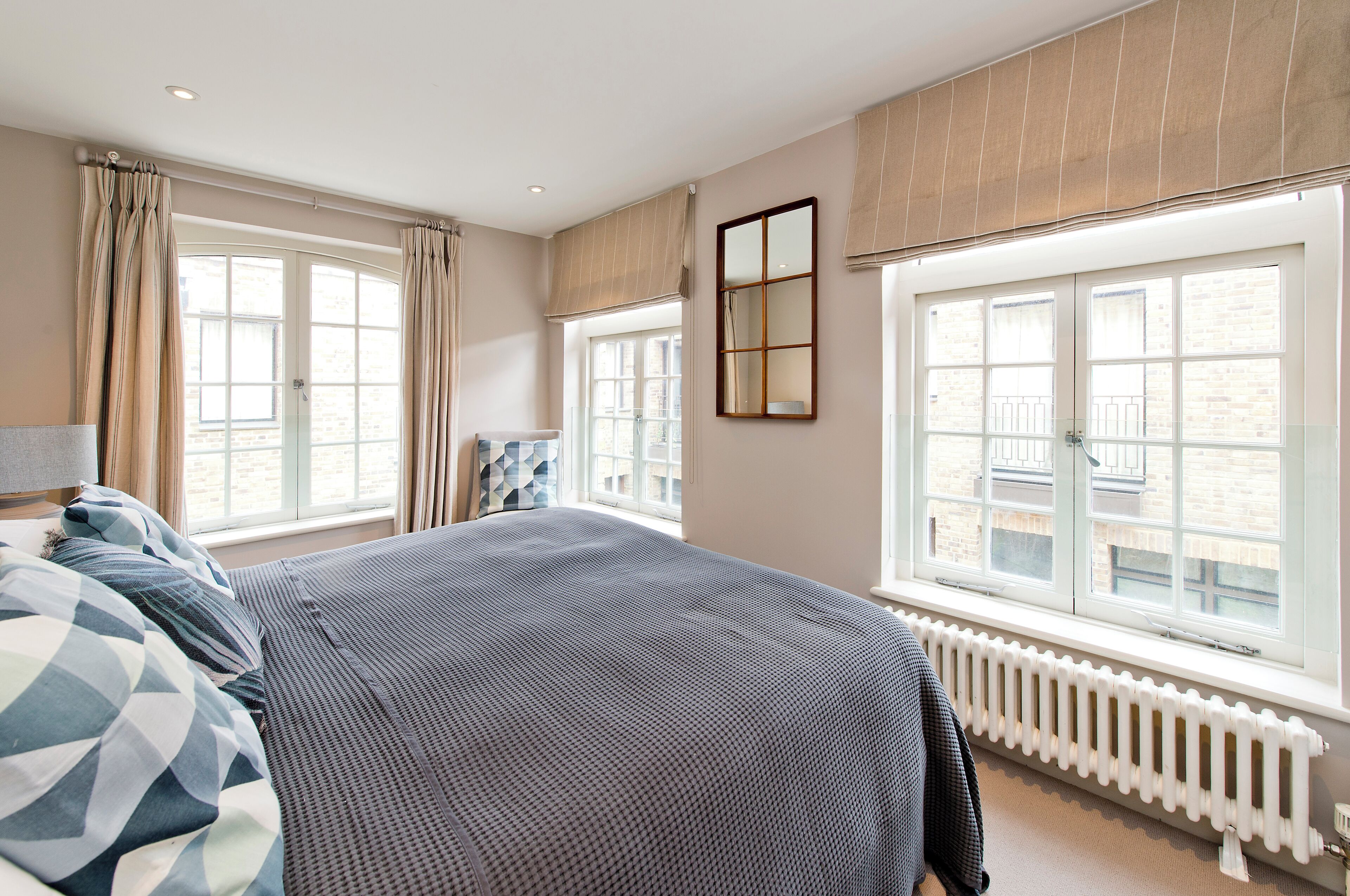 2 bedrooms, laptop workspace, iron/ironing board, free WiFi