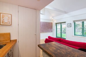 House (1 Bedroom)