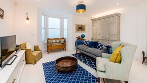 Living room - Fantastic, Stylish 2-bed Battersea Apartment (London)