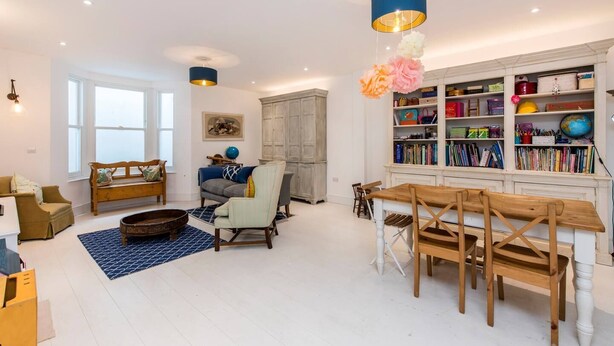 Living room - Fantastic, Stylish 2-bed Battersea Apartment (London)