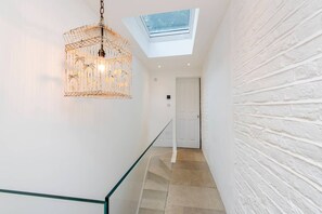 Interior - Fantastic, Stylish 2-bed Battersea Apartment (London)