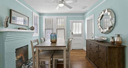 Quaint Bungalow just off Main Street!