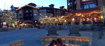 The Village at Mammoth, Suite de la esquina en la torre del reloj, ubicación increíble
